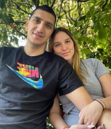 PETRU SU DIVAC I SNEŽANA USVOJILI KAD JE IMALA 6 MESECI Lepu blogerku MUVAO je tatin drug NIŠA a jedno joj uvek PROLAZI kroz GLAVU