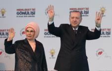 w-54947285-erdogan-emine.jpg