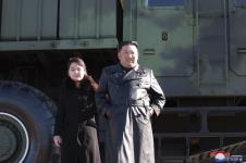 kim301-ap-.jpg