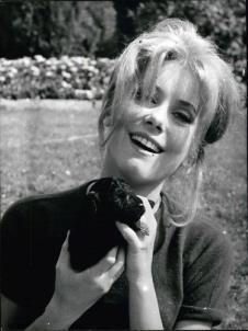 Katrin Denev u mladosti