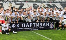 partizan-omladincisampioni-03.jpg