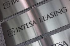 intesa-leasing-potpisala-novi-ugovor-o-kreditnoj-liniji-sa-nemackom-razvojnom-bankom-kfw-final-fotografija-1.jpg