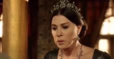 Nebahat Čehre kao majka sultanija u seriji Sulejman Veličanstveni
