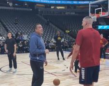 20240117-20-32-04katy-winge-on-x---nikola-jokic-catching-up-with-his-former-serbian-coach-dejan-m.jpg