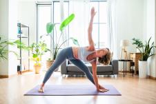 joga-u-menopauzi-shutterstock-2222291143.jpg