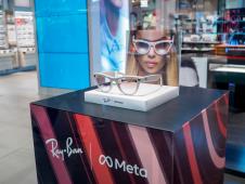 shutterstock_Meta ray ban (3).jpg