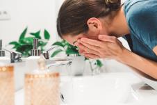 umivanje shutterstock_2262879263.jpg