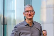 shutterstock_Tim Cook (4).jpg