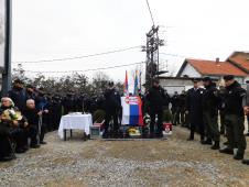 LOZNICA -Spomen-ploča.JPG