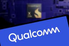 shutterstock_Snapdragon 8 Elite (1).jpg