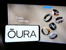 shutterstock_Oura ring (1).jpg