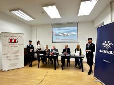 U AVIONIMA ER SRBIJE UPUTSTVA I NA BRAJEVOM PISMU 5.jpg