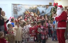 2024-12-27 15_38_07-PREDSEDNIK VUČIĆ POSLAO POKLONE MALIŠANIMA VRTIĆA U GORNJEM KUSCU - Tv Puls.png