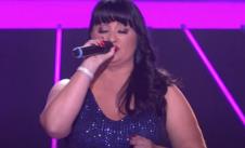 Pevačica počela da radi kao dostavljač hrane