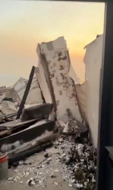 izgorela vila paris hilton u malibuu 1.png