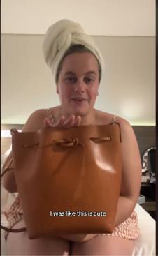 Hejdi Ejzer skupocenu torbu kupila za manje 12 evra 3.png