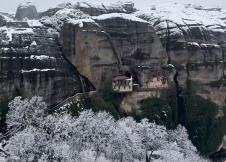 2025-01-15 08_10_20-Monasteries in Meteora, Greece, Covered in Snow. _ The monasteries in Meteora co.png