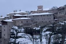 2025-01-15 08_09_42-Monasteries in Meteora, Greece, Covered in Snow. _ The monasteries in Meteora co.png