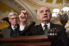 x AP Mark Schiefelbein.jpg