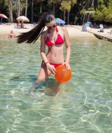 2025-01-23 07_40_28-Ćerka Saške Karan je prava bomba, a tek da čujete koji težak fakultet je završil.jpg