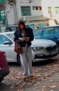 Matea Milosavljević ogladnela, pa s punim ustima pričala s poznanicama 