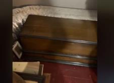 Mladi par pronašao tajnu prostoriju sa vrednim stvarima 1.jpg