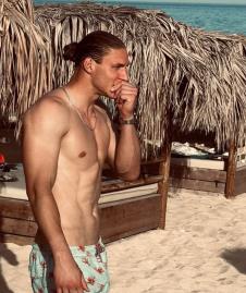 2025-01-31 15_32_45-Instagram.jpg