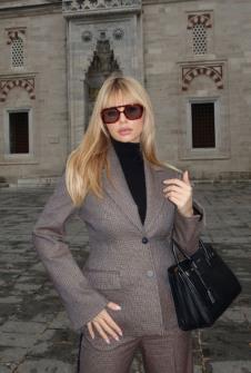 2025-02-04 07_51_15-Instagram.jpg