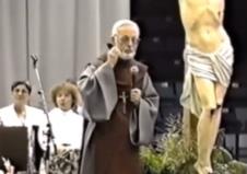 Sveštenik 2.png