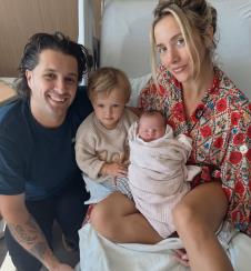 Rod Stjuart dobio unuku (1).png