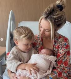 Rod Stjuart dobio unuku (2).png