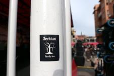 nalepnica-zagreb-uvreda-govor-mrznje.jpg
