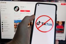 TikTok aplikacija sa znakom zabrane