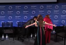 Kejt Hadson imala incident sa haljinom uživo u programu 4.png