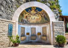 Manastir Ostrog