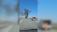 Zapalio se kamion na auto-putu Miloš Veliki kod Obrenovca