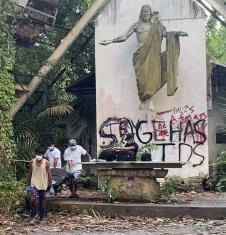 96725005-14552261-image-m-77_1743350190284 copy.jpg