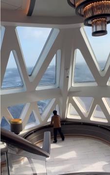 kruzer pri udaru talasa 4.png