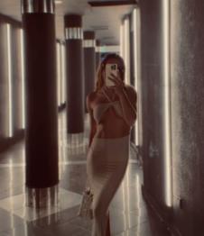 Nikolina Kovačević pokazuje atribute