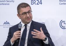 101 AP Peter Kneffel.jpg