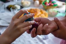 Tradicija je da se za Uskrs ukućani kucaju jajima profimedia-0528700189.jpg