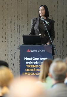 Marta Sredojević, Head od Office Agency.jpg