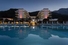 dosinia luxury resort .jpg