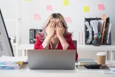 stres shutterstock_2346700241.jpg