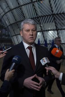 x01 AP Omar Havana.jpg