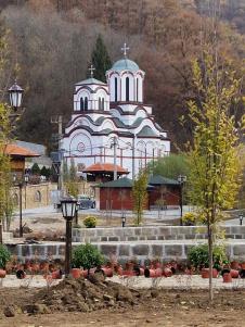 IMG-d141d8365c42a9d0660dbda348b0438d-V.jpg