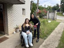 Ministarka Jelena Žarić Kovačević i Anđela Dimitrijević koja boluje od SMA  (3).jpg