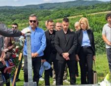 2025-05-22 16_39_56-WhatsApp.jpg