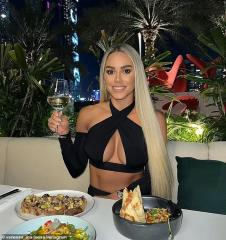 vanessa-mariposa4-830x0 copy.jpg