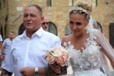 Mladenci na dan njihovog venčanja